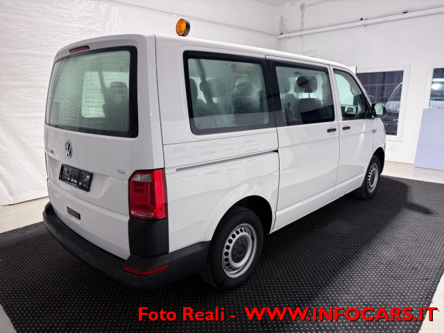Volkswagen Caravelle 2.0 TDI 102CV 9 posti Trendline - foto 3 di 4
