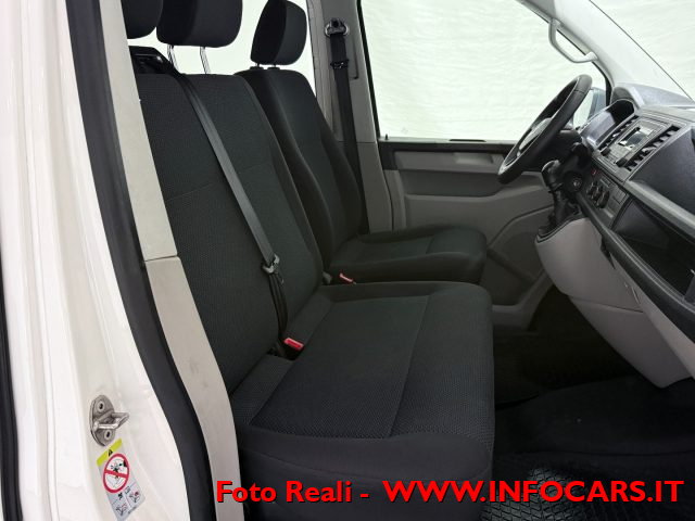 Volkswagen Caravelle 2.0 TDI 102CV 9 posti Trendline - foto 4 di 4