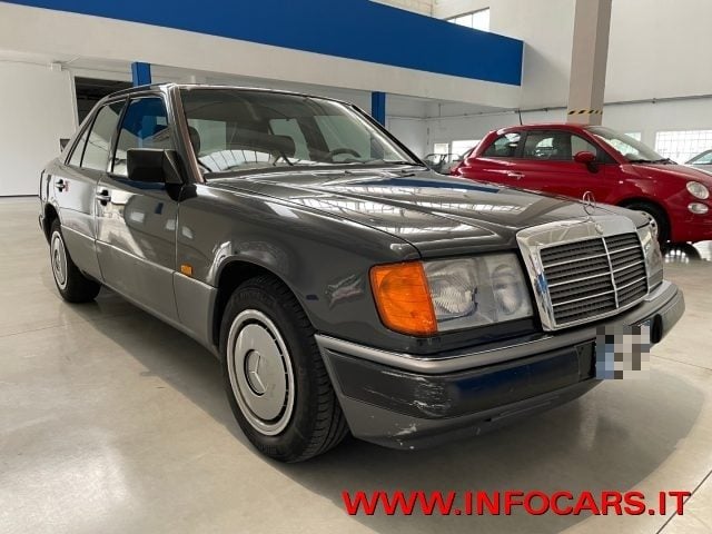Mercedes-Benz 200 E cat W 124 FASCIONATA DA COLLEZIONE, del 1990, 184.900 km, in vendita a Este (PD)
