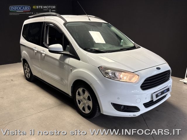 Ford Tourneo Courier 1.0 EcoBoost 100 CV Trend, del 2015, 132.000 km, in vendita a Este (PD)