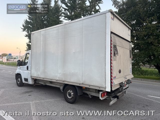 Fiat Ducato 35 2.3 MJT 140CV allestimento con sponda idraulica - foto 2 di 4