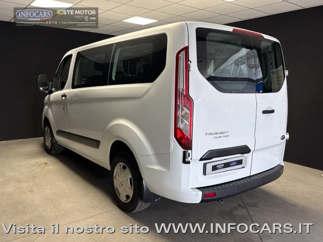 Ford Tourneo Custom 320 2.0 EcoBlue 170 CV 9 POSTI Trend + IVA - foto 2 di 4
