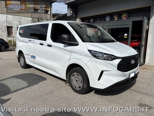 Ford Transit Custom 320 2.0 EcoBlue 136CV 9 posti + IVA, del 2024, 49.500 km, in vendita a Este (PD)