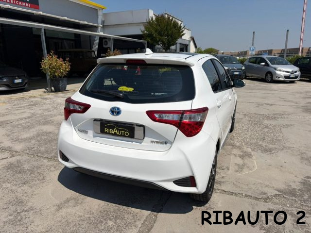Toyota Yaris 1.5 Hybrid 5 porte Style TETTO PANORAMICO E6 - foto 2 di 4