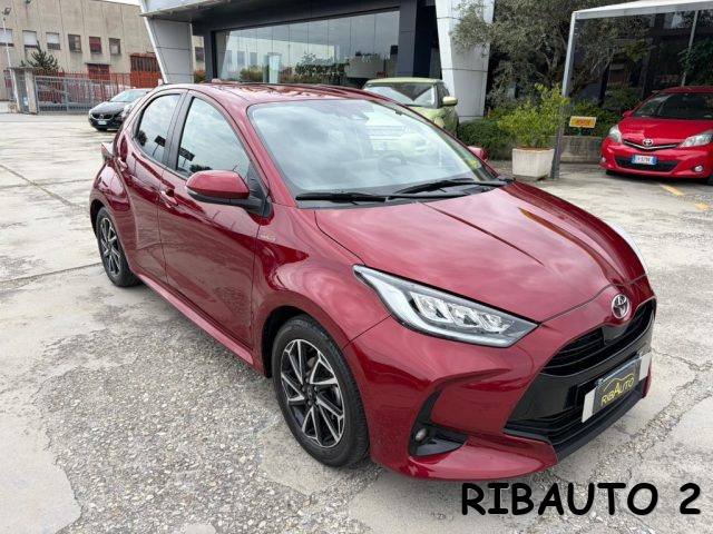 Toyota Yaris 1.0 5 porte Lounge Ok Neopatentato NAVI - foto 2 di 4