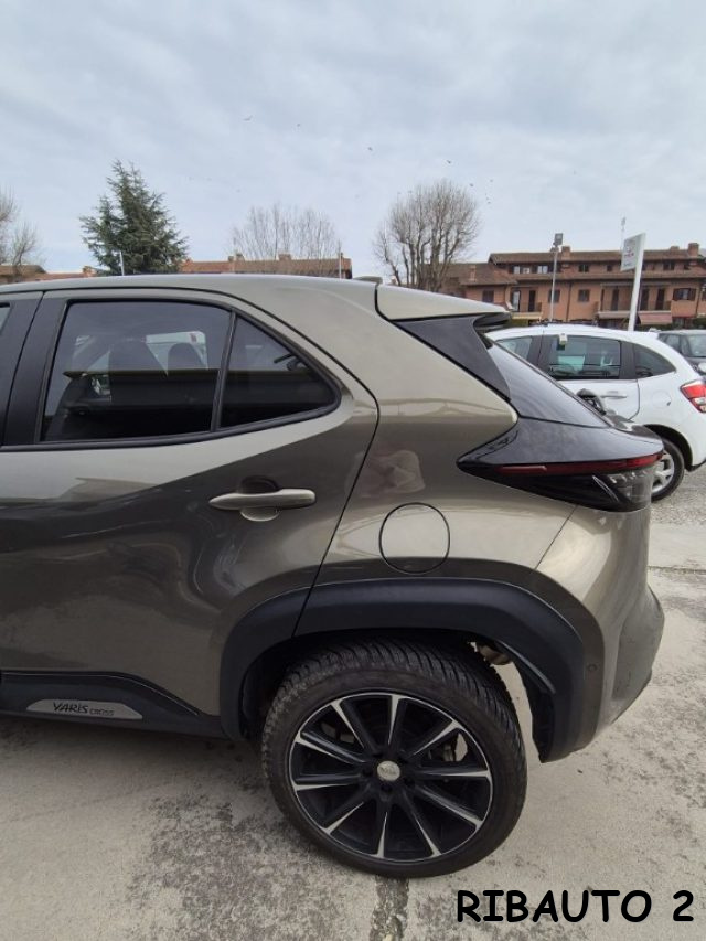 Toyota Yaris Cross 1.5 Hybrid 5p. E-CVT AWD-i Lounge + TECH - foto 4 di 4