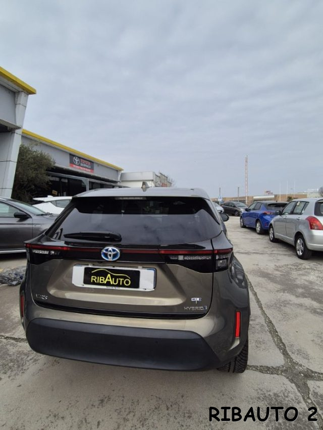 Toyota Yaris Cross 1.5 Hybrid 5p. E-CVT AWD-i Lounge + TECH - foto 3 di 4