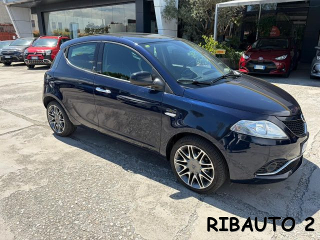 Lancia Ypsilon 1.3 MJT 16V 95 CV 5 porte S&S Platinum EURO6 - foto 3 di 4