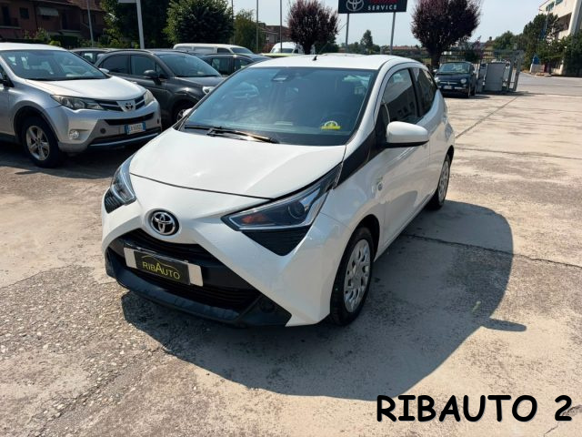 Toyota Aygo 1.0 VVT-i 69 CV 5 porte x-business usato a SAVIGLIANO