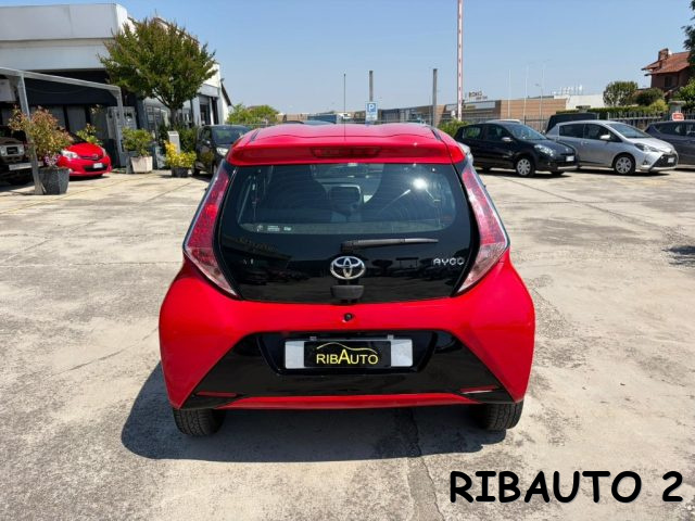 Toyota Aygo 1.0 VVT-i 69 CV 3 porte x-clusiv - foto 4 di 4