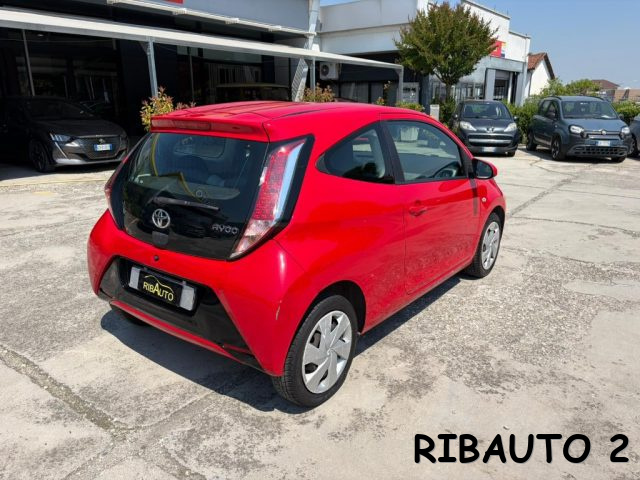 Toyota Aygo 1.0 VVT-i 69 CV 3 porte x-clusiv - foto 2 di 4