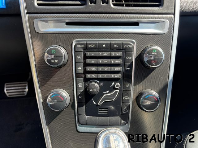 Volvo XC60 D4 AWD Geartronic Summum - foto 3 di 4