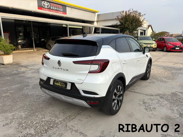 Renault Captur TCe 100 CV GPL Techno - foto 3 di 4