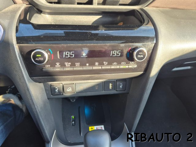 Toyota Yaris Cross 1.5 Hybrid 5p. E-CVT AWD-i Lounge +TECH+GANCIO - foto 2 di 4