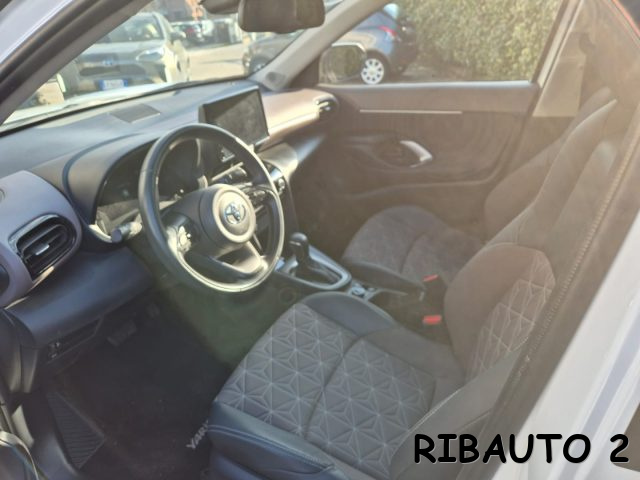Toyota Yaris Cross 1.5 Hybrid 5p. E-CVT AWD-i Lounge +TECH+GANCIO - foto 3 di 4