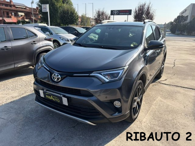 Toyota RAV 4 RAV4 2.0 D-4D 2WD Style, del 2016, 152.000 km, in vendita a Savigliano (CN)