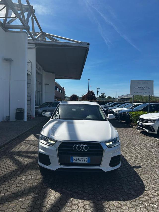 Audi Q3 2.0 TDI 120 CV Business usato a SCANDICCI