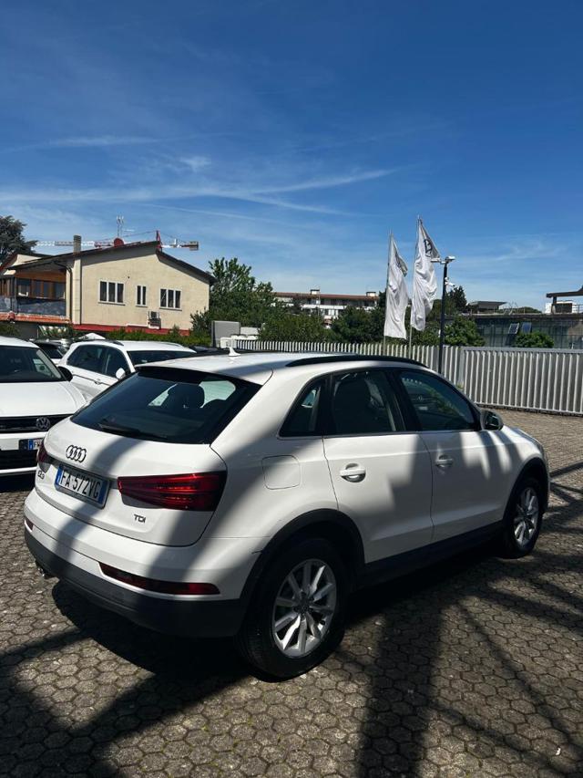 Audi Q3 2.0 TDI 120 CV Business - foto 4 di 4