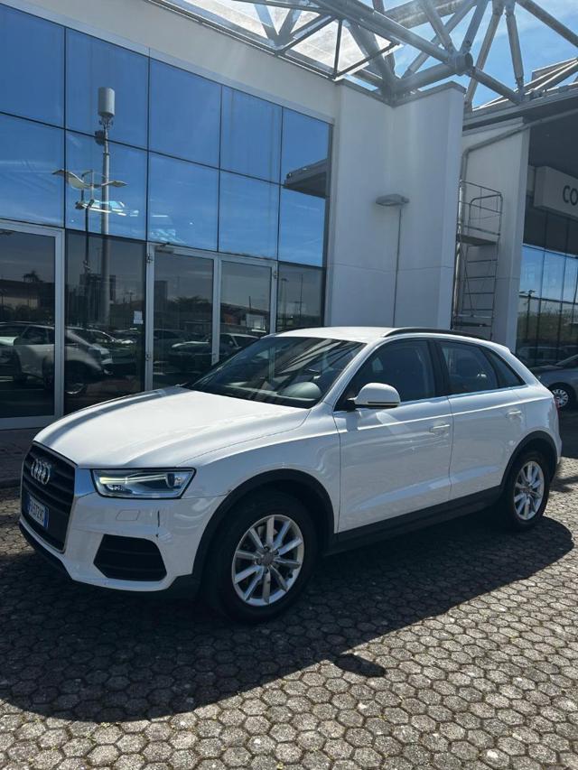 Audi Q3 2.0 TDI 120 CV Business - foto 3 di 4