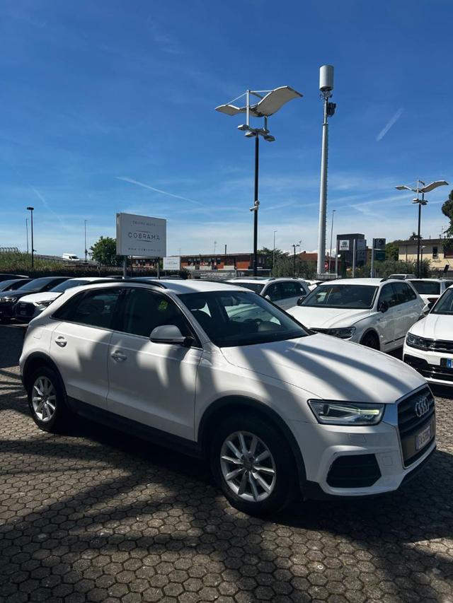 Audi Q3 2.0 TDI 120 CV Business - foto 2 di 4