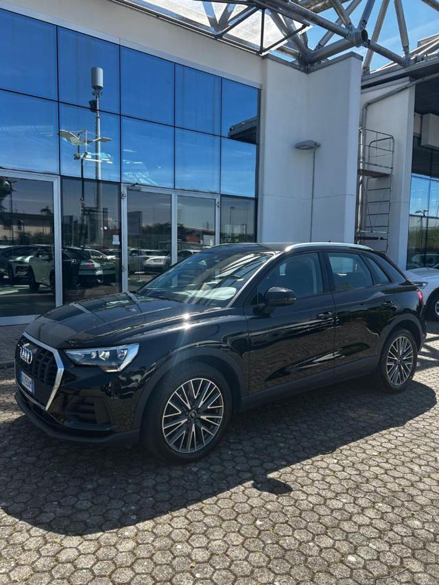 Audi Q3 35 TDI S tronic Business - foto 2 di 4