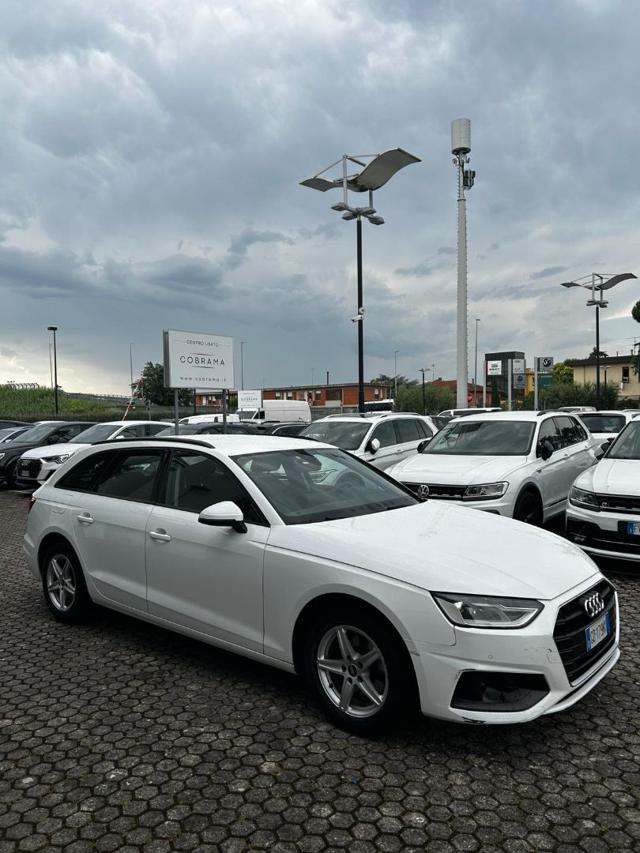 Audi A4 Avant 30 TDI/136 CV S tronic Business - foto 3 di 4