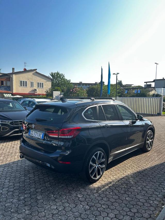 BMW X1 sDrive16d Sport - foto 4 di 4