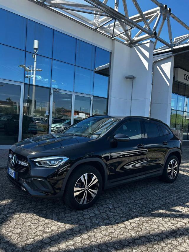 Mercedes-Benz GLA 200 d Automatic - foto 3 di 4