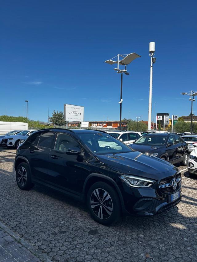 Mercedes-Benz GLA 200 d Automatic - foto 2 di 4