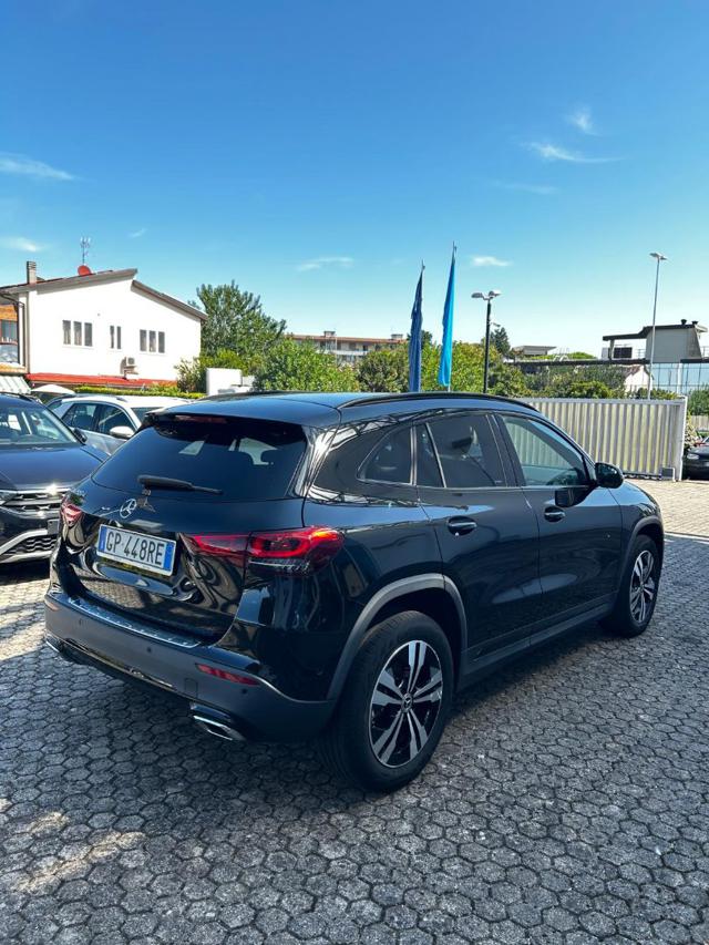 Mercedes-Benz GLA 200 d Automatic - foto 4 di 4