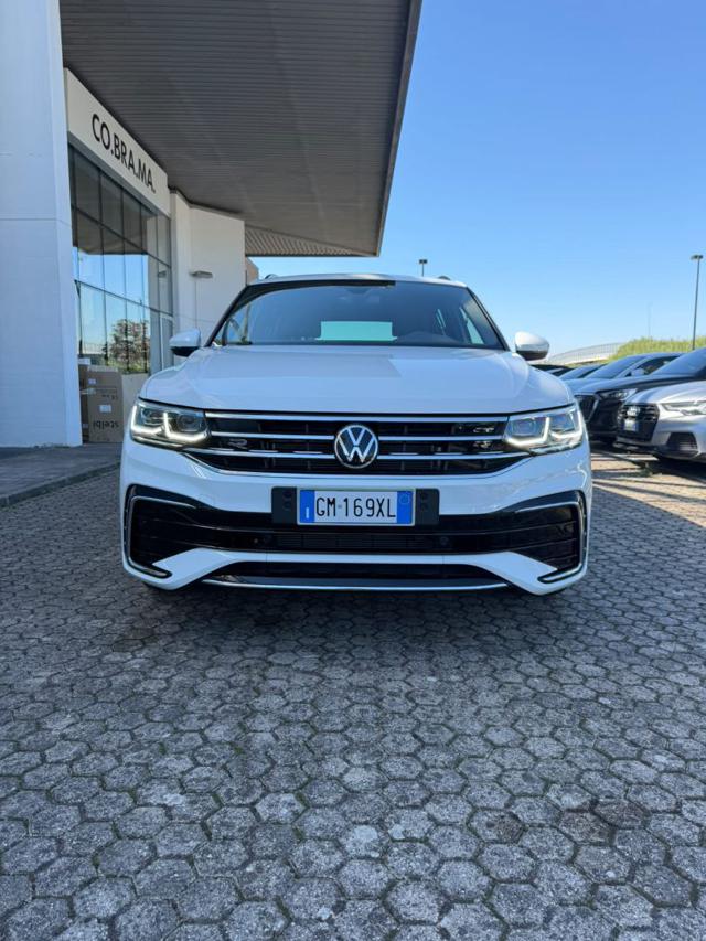 Volkswagen Tiguan 1.5 TSI 150 CV DSG ACT R-Line, del 2023, 9.583 km, in vendita a Scandicci (FI)