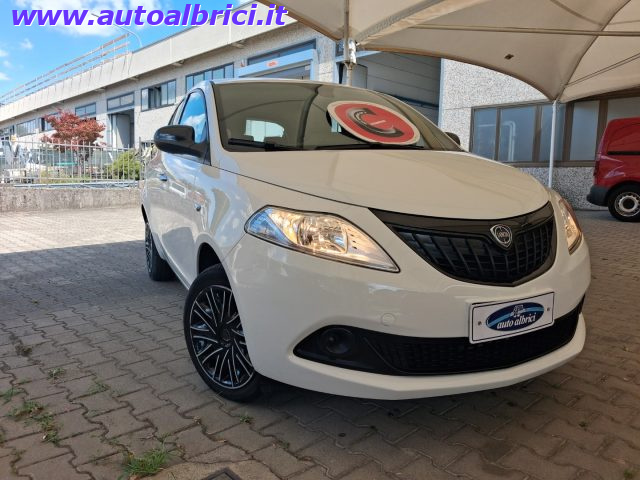 Lancia Ypsilon 1.0 FIREFLY S&S HYBRID SILVER - foto 2 di 4