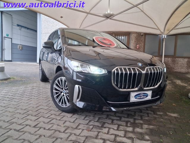 BMW 218 D ACTIVE TOURER LUXURY, del 2024, 28.323 km, in vendita a Senago (MI)
