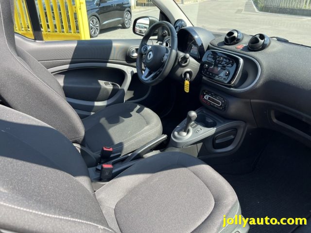 smart forTwo EQ cabrio Passion - OK NEOPATENTATI, del 2019, 23.000 km, in vendita a Cremosano (CR)