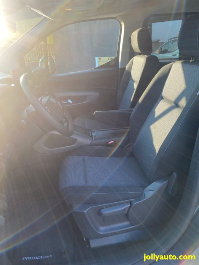 Toyota Proace City Verso 1.5D 100 CV S&S L1 Executive **KM0**, del 2024, 100 km, in vendita a Cremosano (CR)