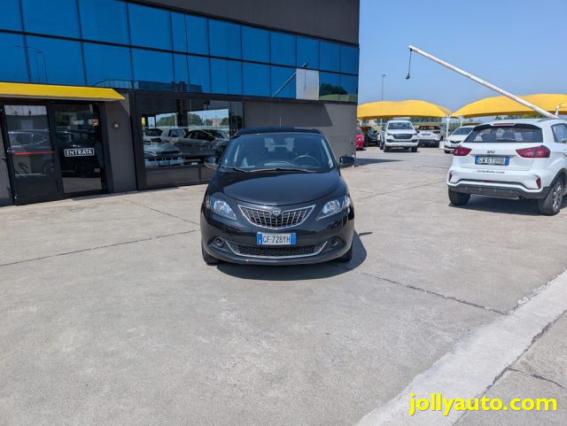 Lancia Ypsilon 1.0 FireFly S&S Hybrid 5 posti OK NEOPATENTATI - foto 2 di 4