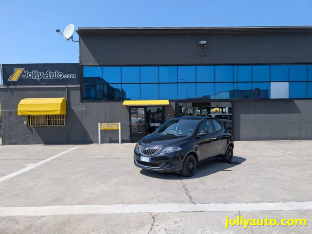 Lancia Ypsilon 1.0 FireFly S&S Hybrid 5 posti OK NEOPATENTATI usato a CREMOSANO