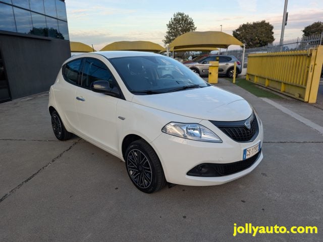 Lancia Ypsilon 1.0 FireFly 5 porte S&S Hybrid Gold - foto 3 di 4