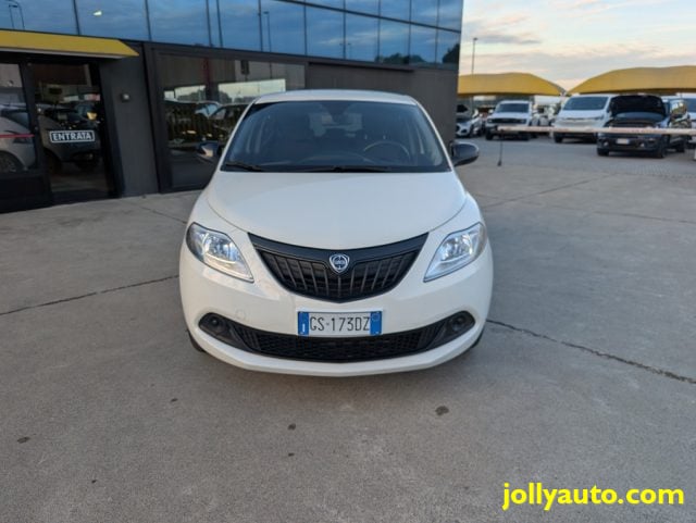 Lancia Ypsilon 1.0 FireFly 5 porte S&S Hybrid Gold - foto 2 di 4
