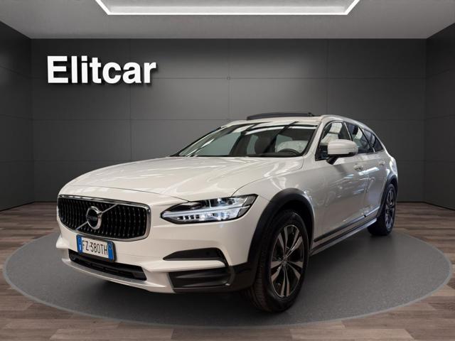 Volvo V90 Cross Country D5 AWD Geartronic Pro usato a MAGENTA