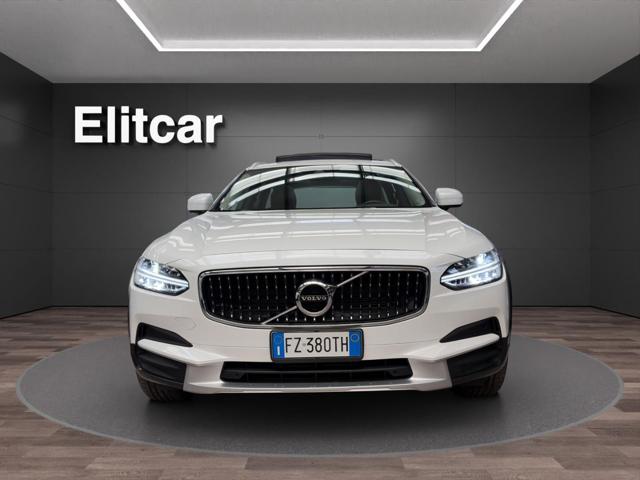 Volvo V90 Cross Country D5 AWD Geartronic Pro - foto 2 di 4