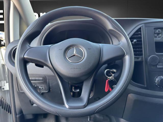 Mercedes-Benz eVito 111 Furgone Long *PREZZO + IVA* usato a MAGENTA