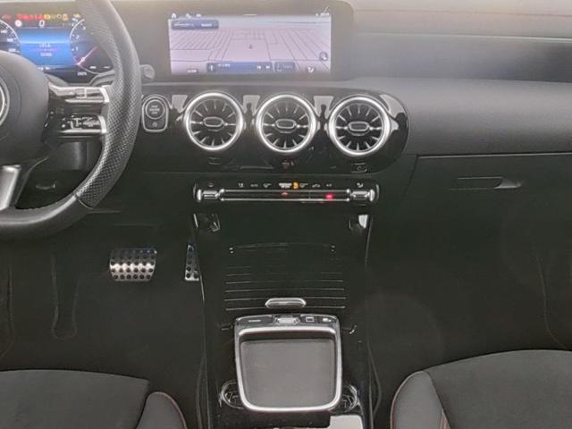 Mercedes-Benz CLA 200 Automatic AMG Line Advanced Plus - foto 4 di 4