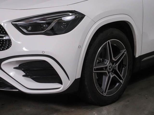 Mercedes-Benz GLA 180 Automatic AMG Line Premium - foto 3 di 10