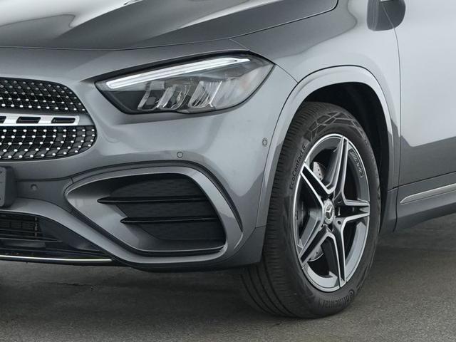 Mercedes-Benz GLA 180 Automatic AMG Line Premium - foto 4 di 9