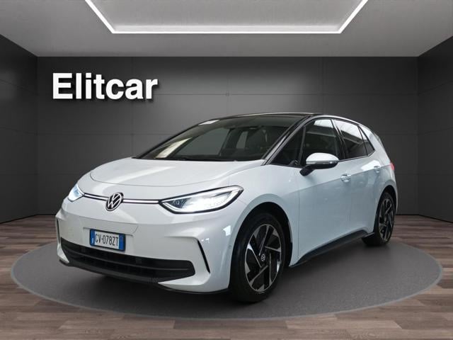 Volkswagen ID.3 Pro, del 2024, 17.229 km, in vendita a Magenta (MI)