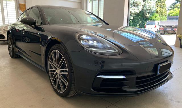 Porsche Panamera 3 - foto 3 di 4