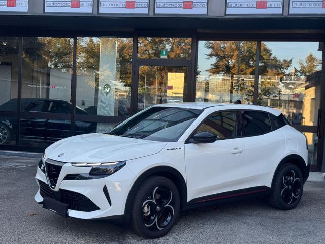 Alfa Romeo Junior 1.2 145 CV Hybrid eDCT6 Speciale SOLO "3000 KM" - foto 3 di 18