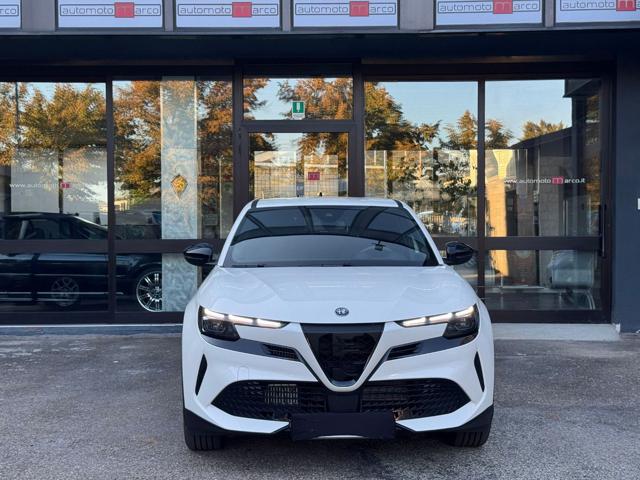 Alfa Romeo Junior 1.2 145 CV Hybrid eDCT6 Speciale SOLO "3000 KM" - foto 2 di 18