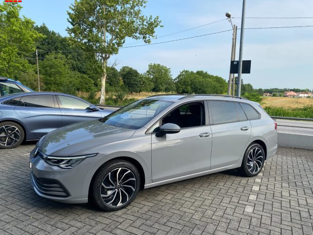 Volkswagen Golf Variant 2.0 TDI SCR DSG Life usato a TREVISO